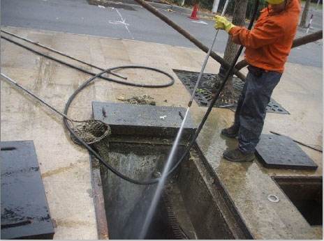 林甸池底污泥如何清理